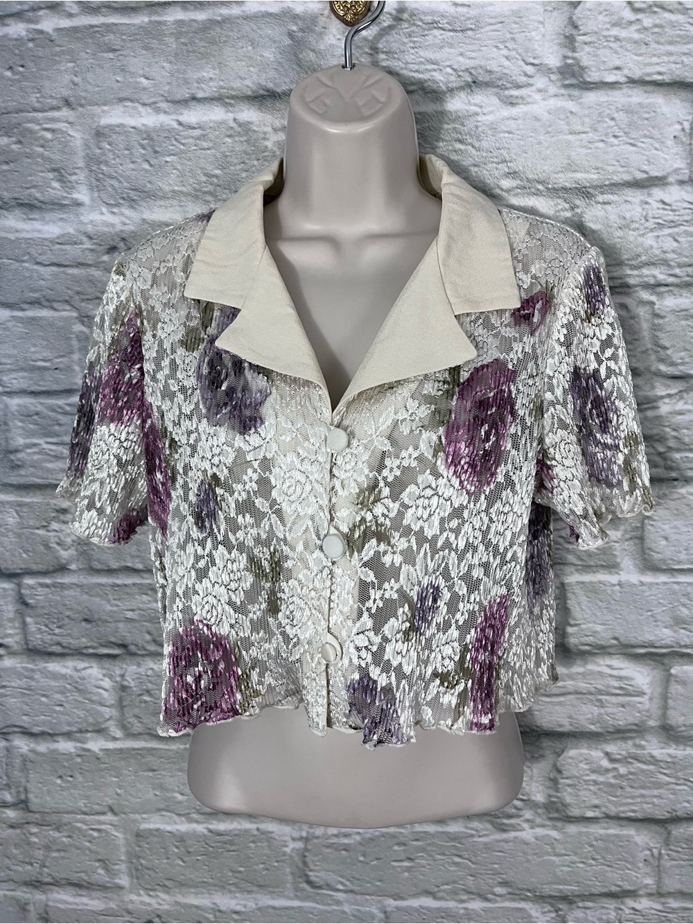 VTG 80’s 90’s Floral Sheer Lace Button Front Collared Lettuce Hem Crop Top - 8P - Picture 2 of 16